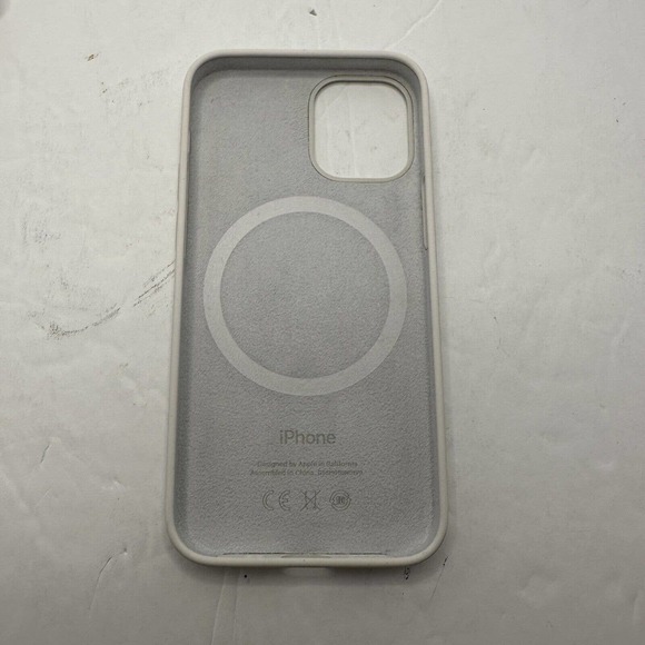 Apple Silicone Case With MagSafe For iPhone 12 Mini White - Picture 2 of 2